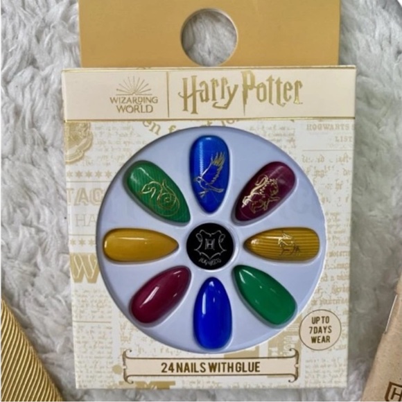 🪷 Harry Potter 24 Nail Set With Glue & Nail File Set - Picture 2 of 6